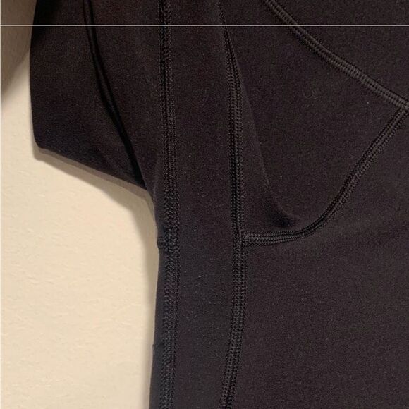 Lululemon Align Crop Black Size 4 Flawed See Pics Athletic Running Yoga - Picture 6 of 9